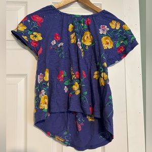 Old Navy Shirt 
Color: Blue Floral Print 
Size: Girls Medium 8